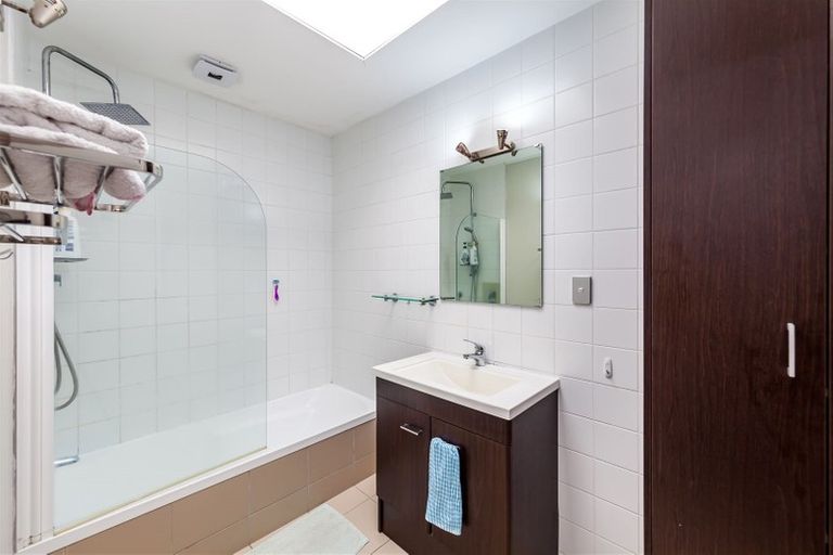 Photo of property in 1/612 Beach Road, Browns Bay, Auckland, 0630