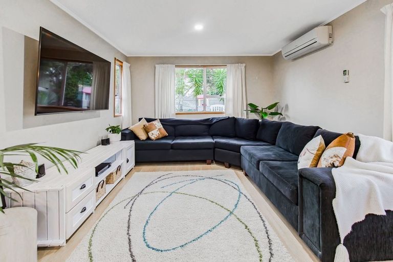 Photo of property in 4 Albemarle Place, Massey, Auckland, 0614