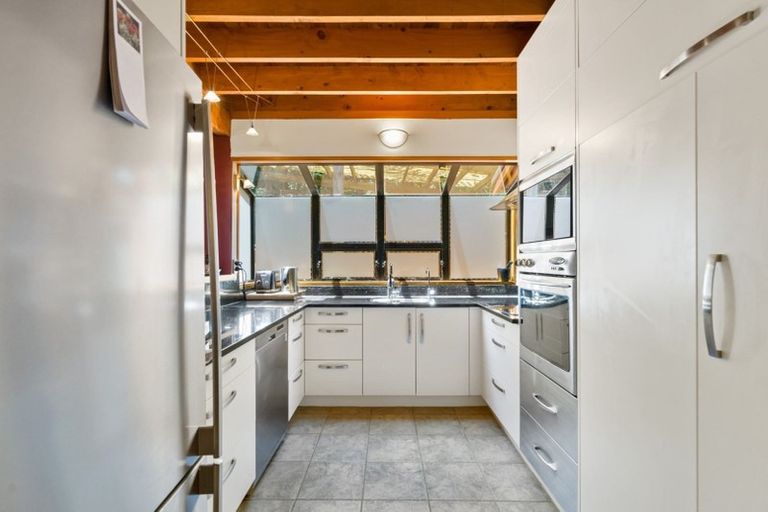 Photo of property in 50 Raymond Terrace, Northcote, Auckland, 0627