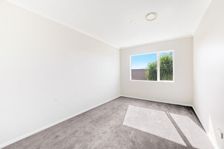 Photo of property in 2 Dunaff Place, Flat Bush, Auckland, 2019