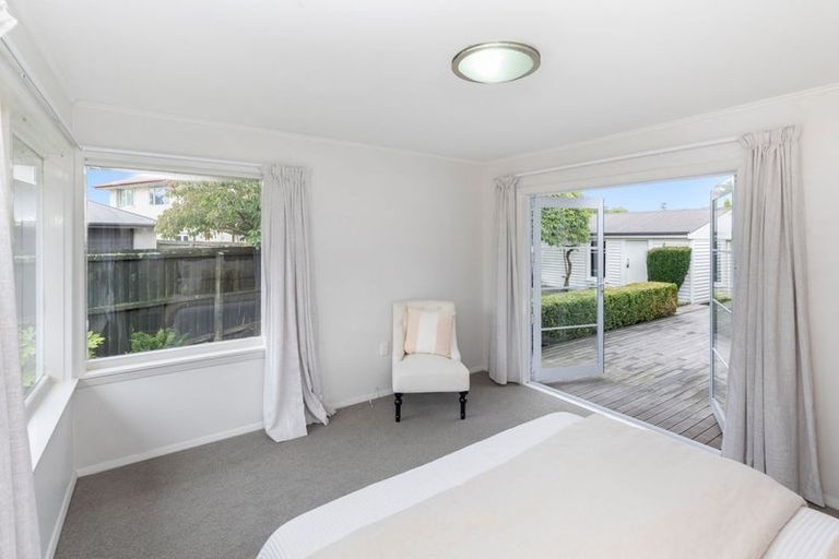 Photo of property in 11 Colina Street, Avonhead, Christchurch, 8042