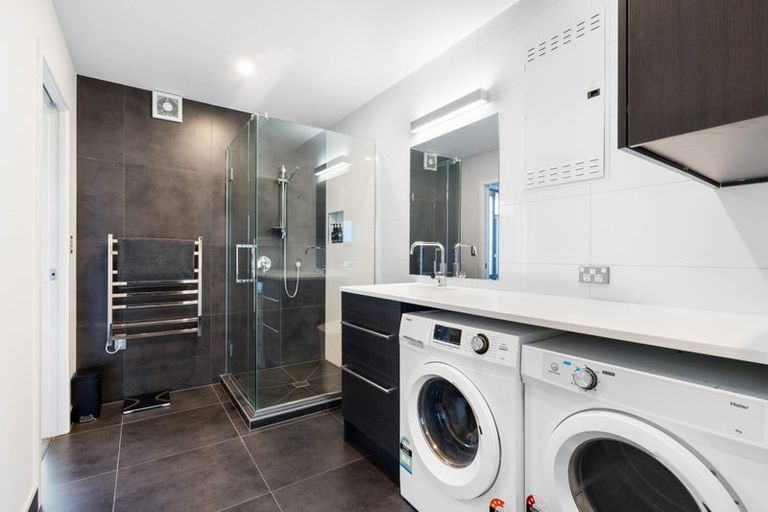 Photo of property in 28 Resolution Drive, Gulf Harbour, Whangaparaoa, 0930