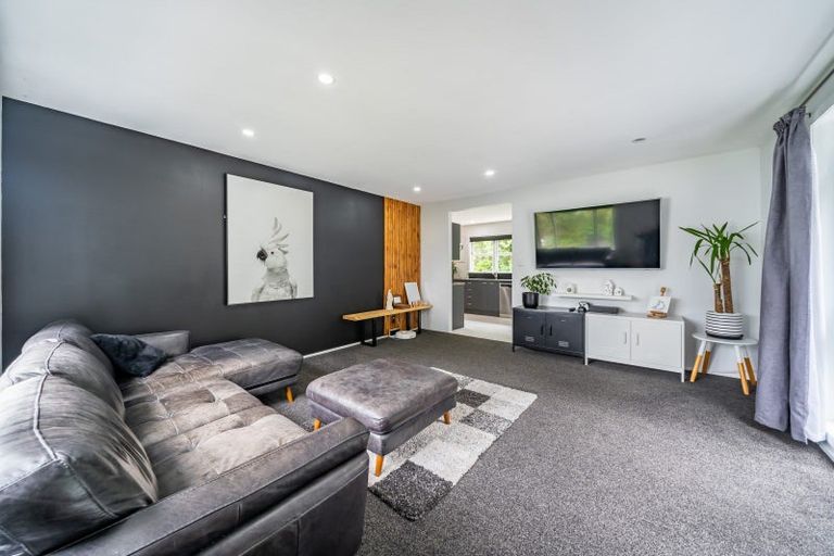 Photo of property in 20 Raroa Place, Pukerua Bay, 5026