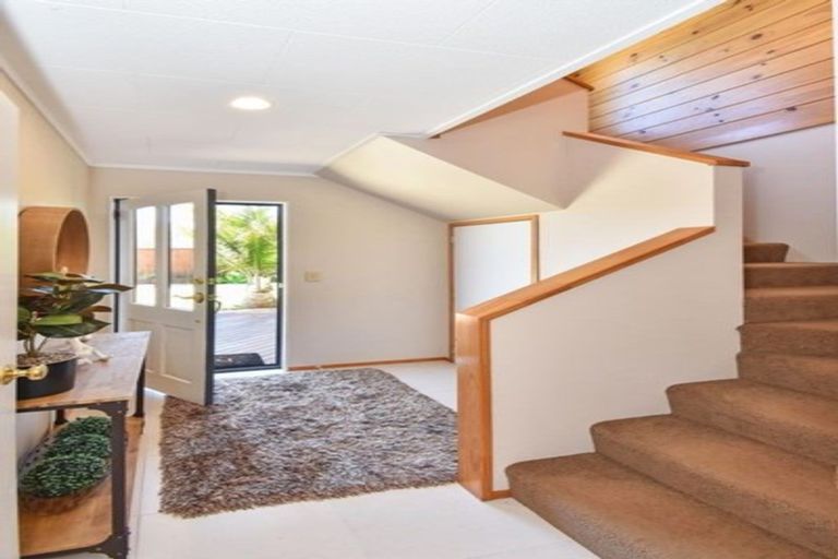 Photo of property in 15 Stevenson Road, Clarks Beach, 2122