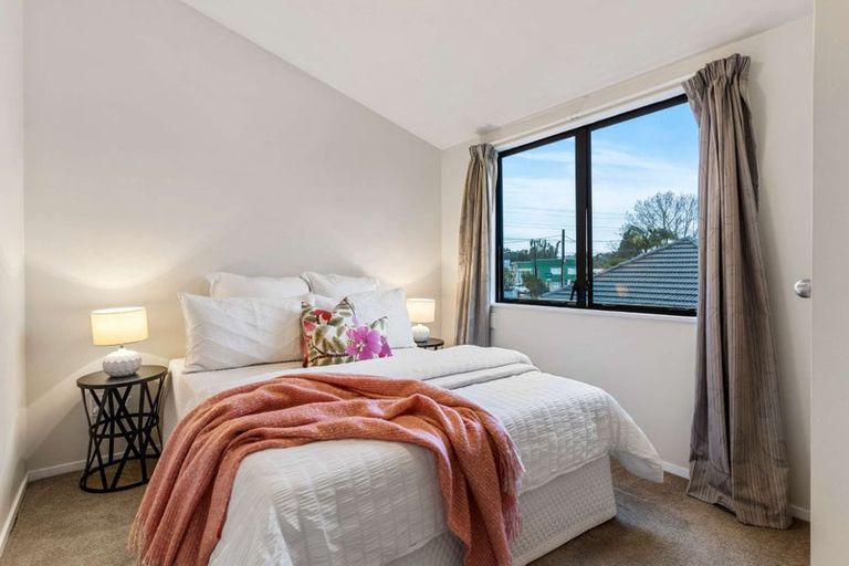 Photo of property in 2/89 Portage Road, New Lynn, Auckland, 0600