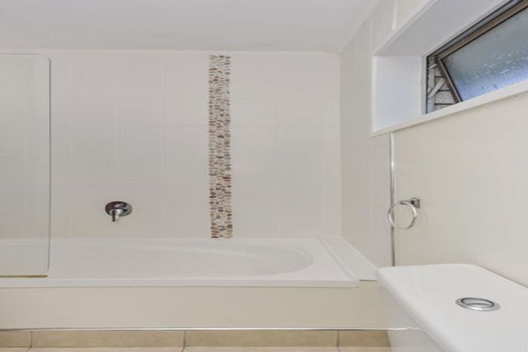 Photo of property in 2/168 Stredwick Drive, Torbay, Auckland, 0630