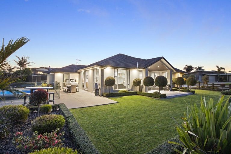 Photo of property in 13 William Andrew Road, Pukekohe, 2120