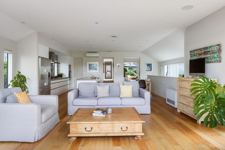 Photo of property in 6 Denby Lane, Northcote Point, Auckland, 0627