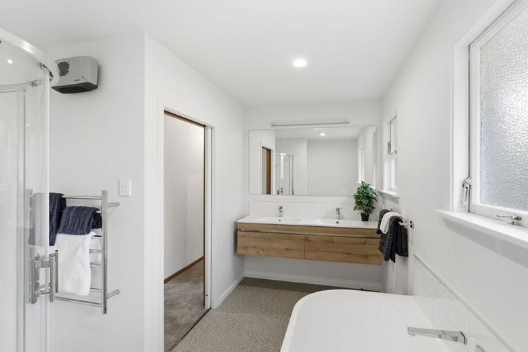 Photo of property in 1 Gilmore Place, Burnside, Christchurch, 8053