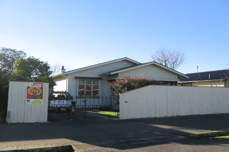 Photo of property in 11 Regent Street, Palmerston North, 4414