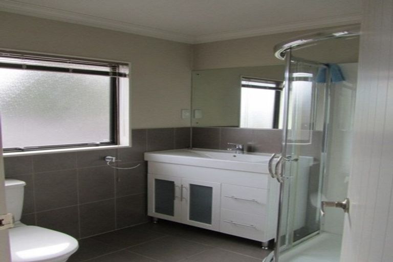 Photo of property in 11 Jomard Terrace, Northcross, Auckland, 0632