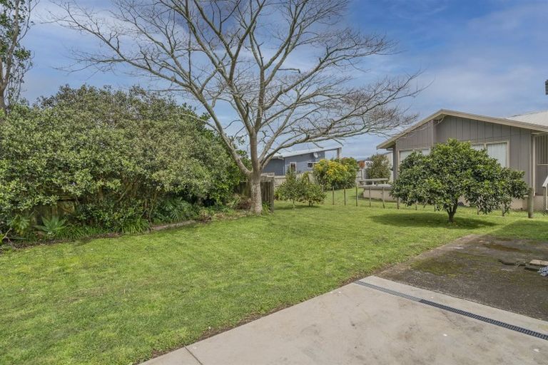 Photo of property in 10 Poplar Street, Whitianga, 3510