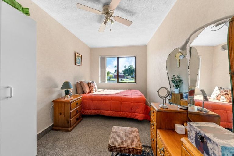 Photo of property in 19a Litchfield Place, Clarks Beach, 2122