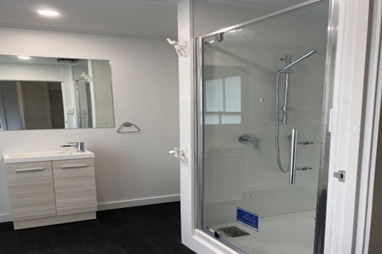 Photo of property in 18 Shoal Bay Road, Devonport, Auckland, 0624