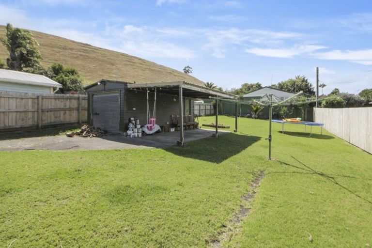 Photo of property in 15 Putini Road, Mangere Bridge, Auckland, 2022