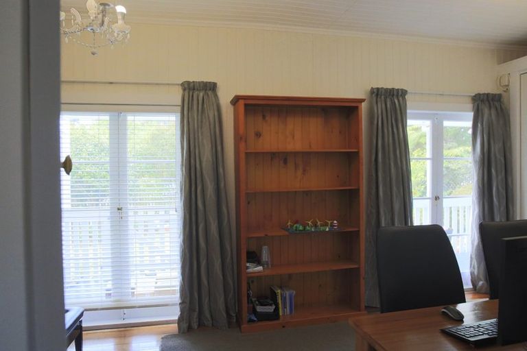Photo of property in 1 Churchouse Road, Greenhithe, Auckland, 0632