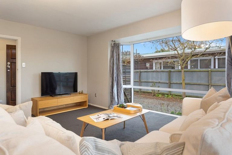 Photo of property in 633 Main North Road, Belfast, Christchurch, 8051