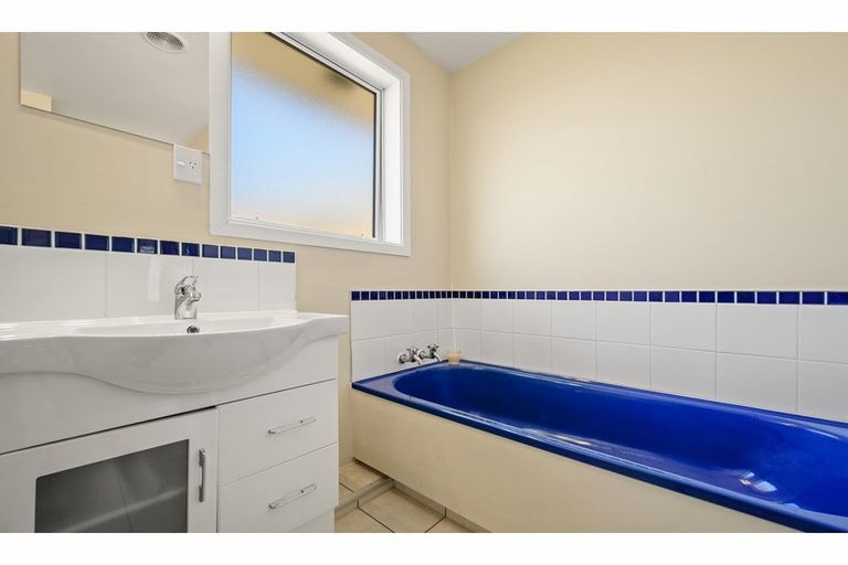 Photo of property in 2/59 Winters Road, Redwood, Christchurch, 8051