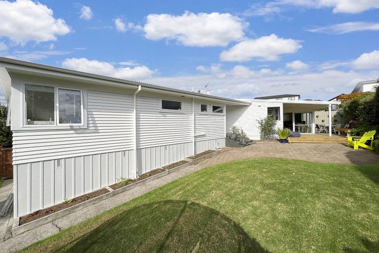 Photo of property in 32 Mason Street, New Lynn, Auckland, 0600