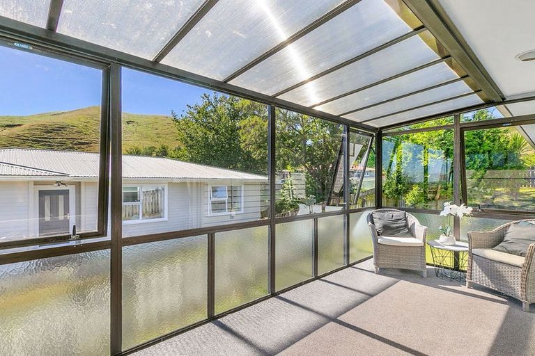 Photo of property in 71 Arahura Crescent, Waitangirua, Porirua, 5024