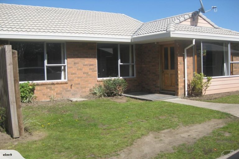 Photo of property in 2/58 Steadman Road, Broomfield, Christchurch, 8042
