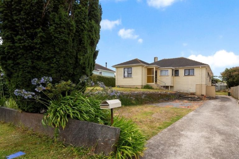 Photo of property in 174 South Road, Hawera, 4610