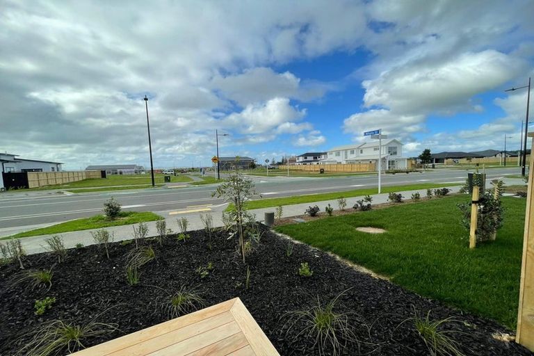 Photo of property in 18 Uatoto Road, Clarks Beach, 2122