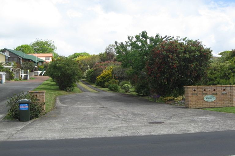 Photo of property in 890 Whangaparaoa Road, Manly, Whangaparaoa, 0930