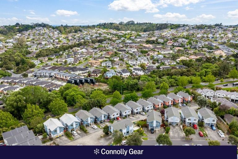 Photo of property in 2626/10 John Jennings Drive, Oteha, Auckland, 0632