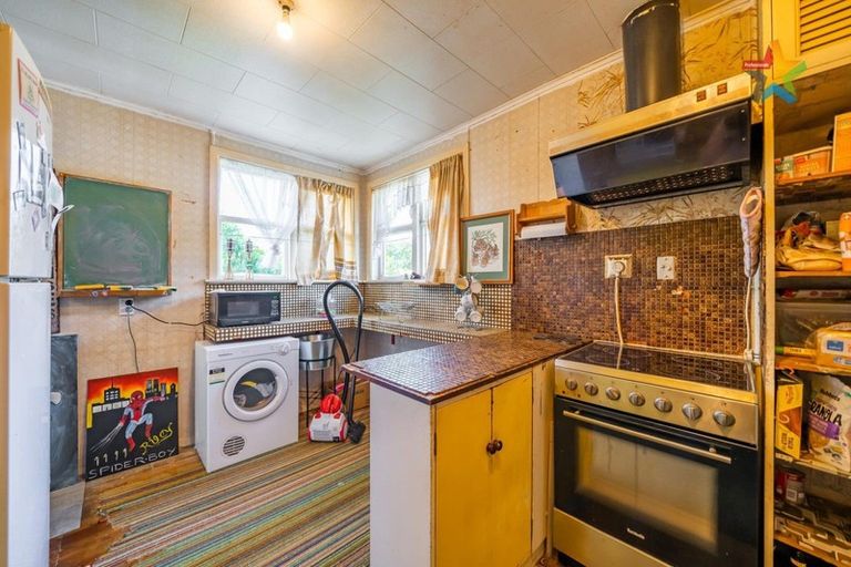 Photo of property in 29 Bird Grove, Stokes Valley, Lower Hutt, 5019