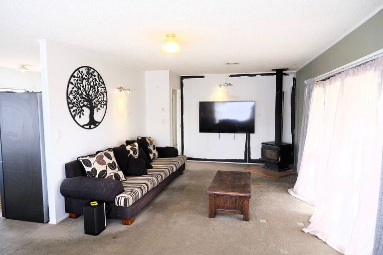 Photo of property in 14 Anna Place, Hilltop, Taupo, 3330