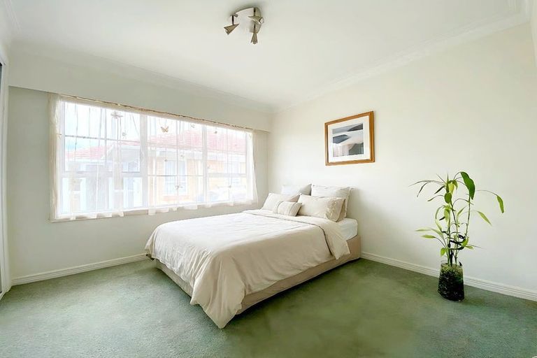 Photo of property in 24 Buckingham Crescent, Manukau, Auckland, 2025