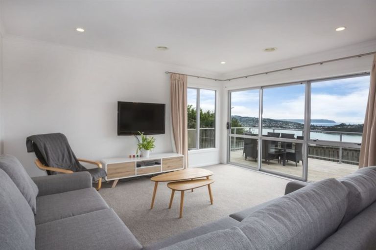 Photo of property in 3 Greenstone Place, Aotea, Porirua, 5024