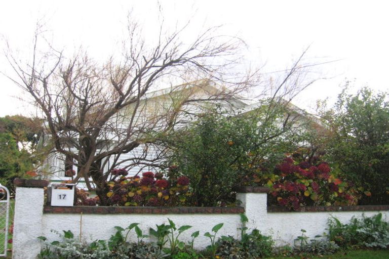 Photo of property in 17 Maire Street, Woburn, Lower Hutt, 5010