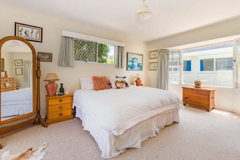 Photo of property in 2 Koromiko Road, Waikanae, 5036