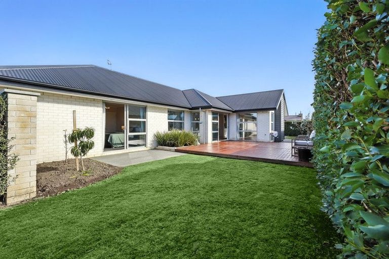 Photo of property in 18 Churchill Drive, Rangiora, 7400