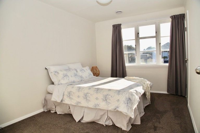 Photo of property in 2/45 Dickson Crescent, Hornby, Christchurch, 8042