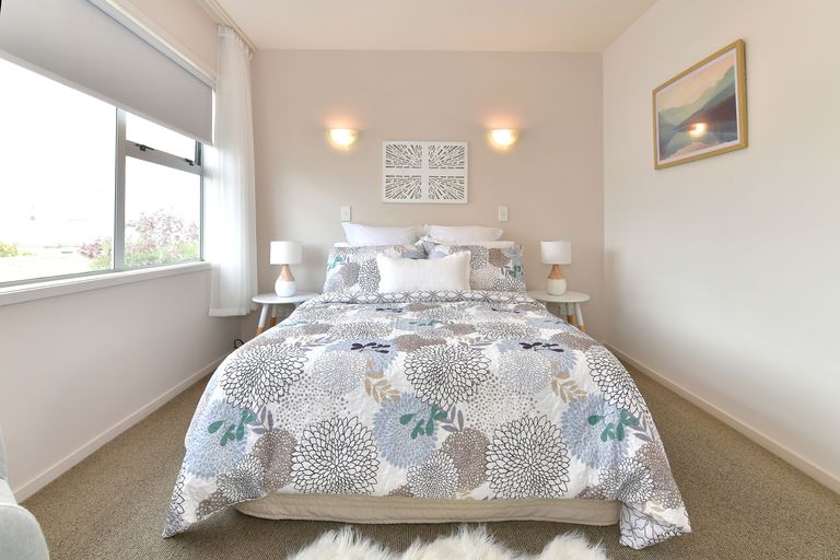 Photo of property in 2/416 Hibiscus Coast Highway, Orewa, 0931