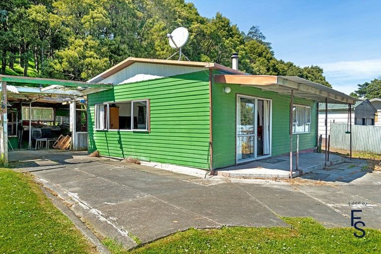 Photo of property in 32 Paraone Road, Tamarau, Gisborne, 4010