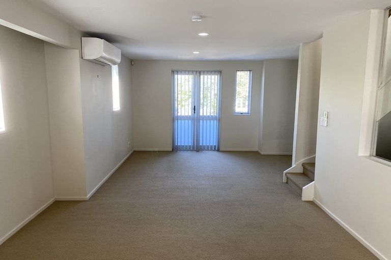 Photo of property in 433a West Coast Road, Glen Eden, Auckland, 0602