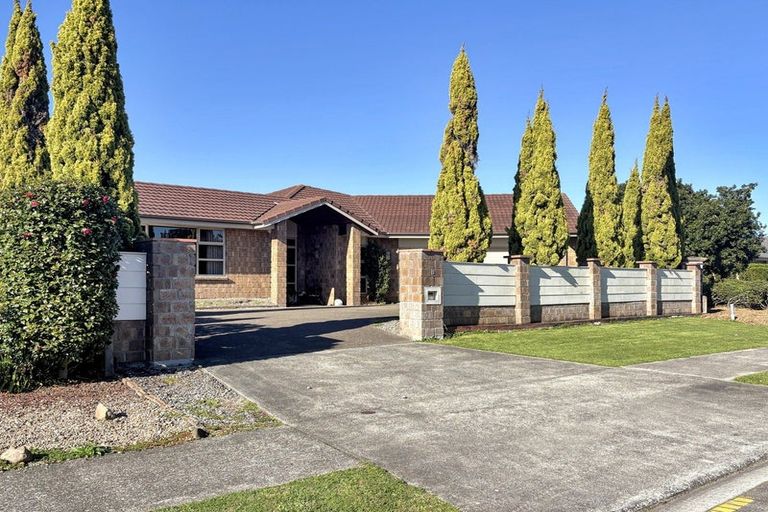 Photo of property in 2 Somerton Drive, Huntington, Hamilton, 3210