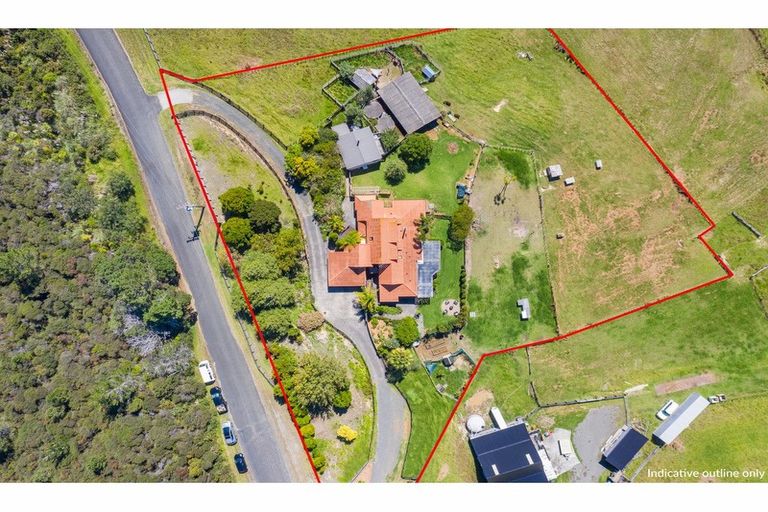 Photo of property in 115 Hillcrest Road, Hatfields Beach, Orewa, 0931