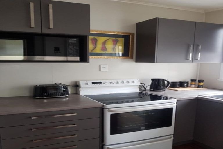 Photo of property in 7 Messenger Terrace, Oakura, 4314