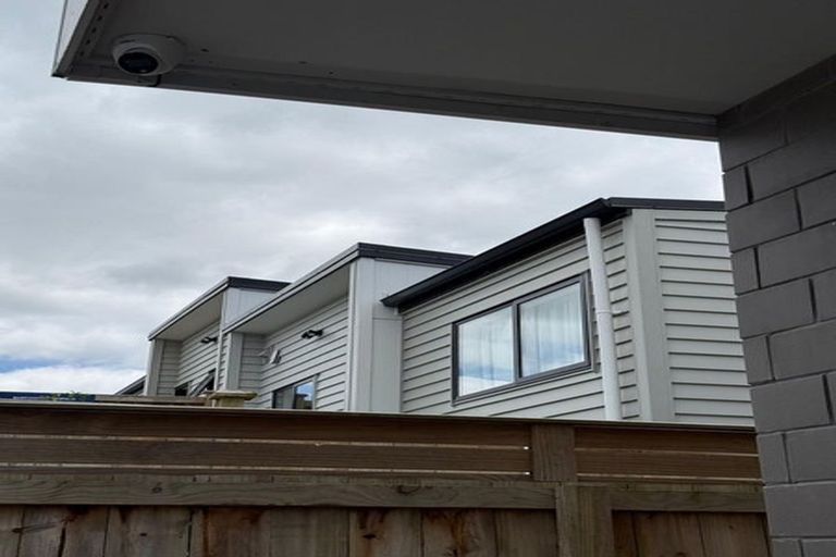 Photo of property in 9b Poruru Close, Papakura, 2110