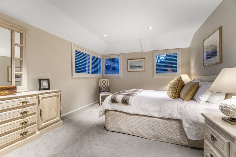 Photo of property in 2 Puriri Place, Sandspit, Warkworth, 0982