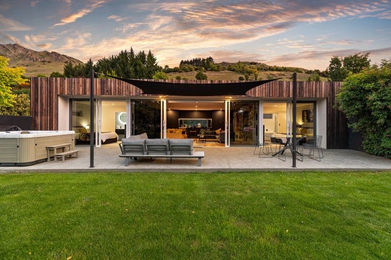 Photo of property in 710 Lake Hayes-arrow Junction Highway, Lake Hayes, Queenstown, 9371