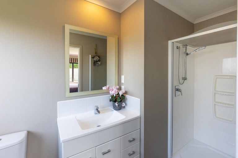 Photo of property in 95a Schnell Drive, Kelvin Grove, Palmerston North, 4414