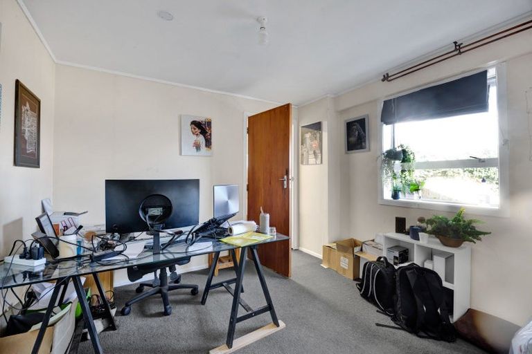 Photo of property in 15 Mount View Place, Spotswood, New Plymouth, 4310