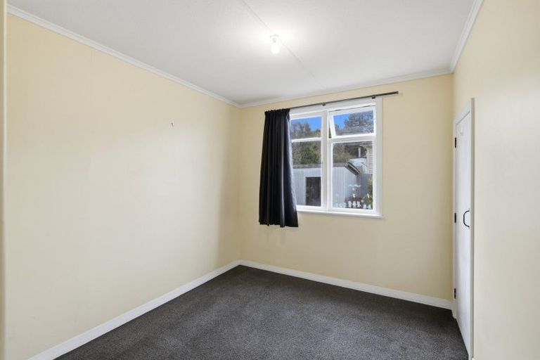 Photo of property in 4 Station Road, Hunterville, 4730