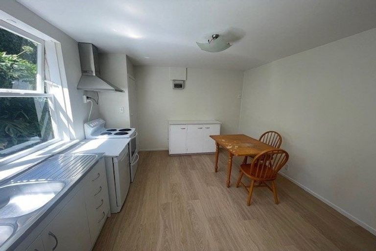 Photo of property in 1/9 Pemberton Avenue, Bayview, Auckland, 0629